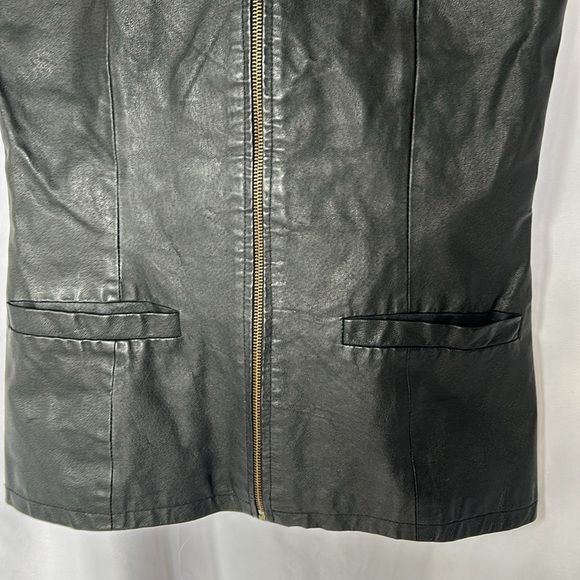 ADA black leather women’s vest. Size Small. Two pockets in front. - Picture 6 of 11